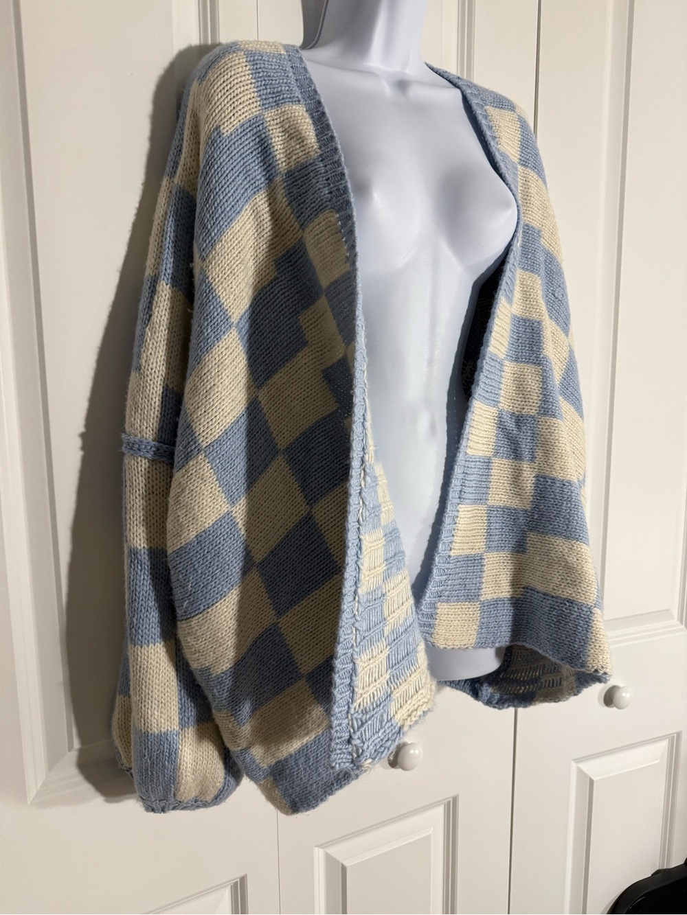 Light Blue & Cream Check Knit Open-Front Cardigan - Picture 6 of 9